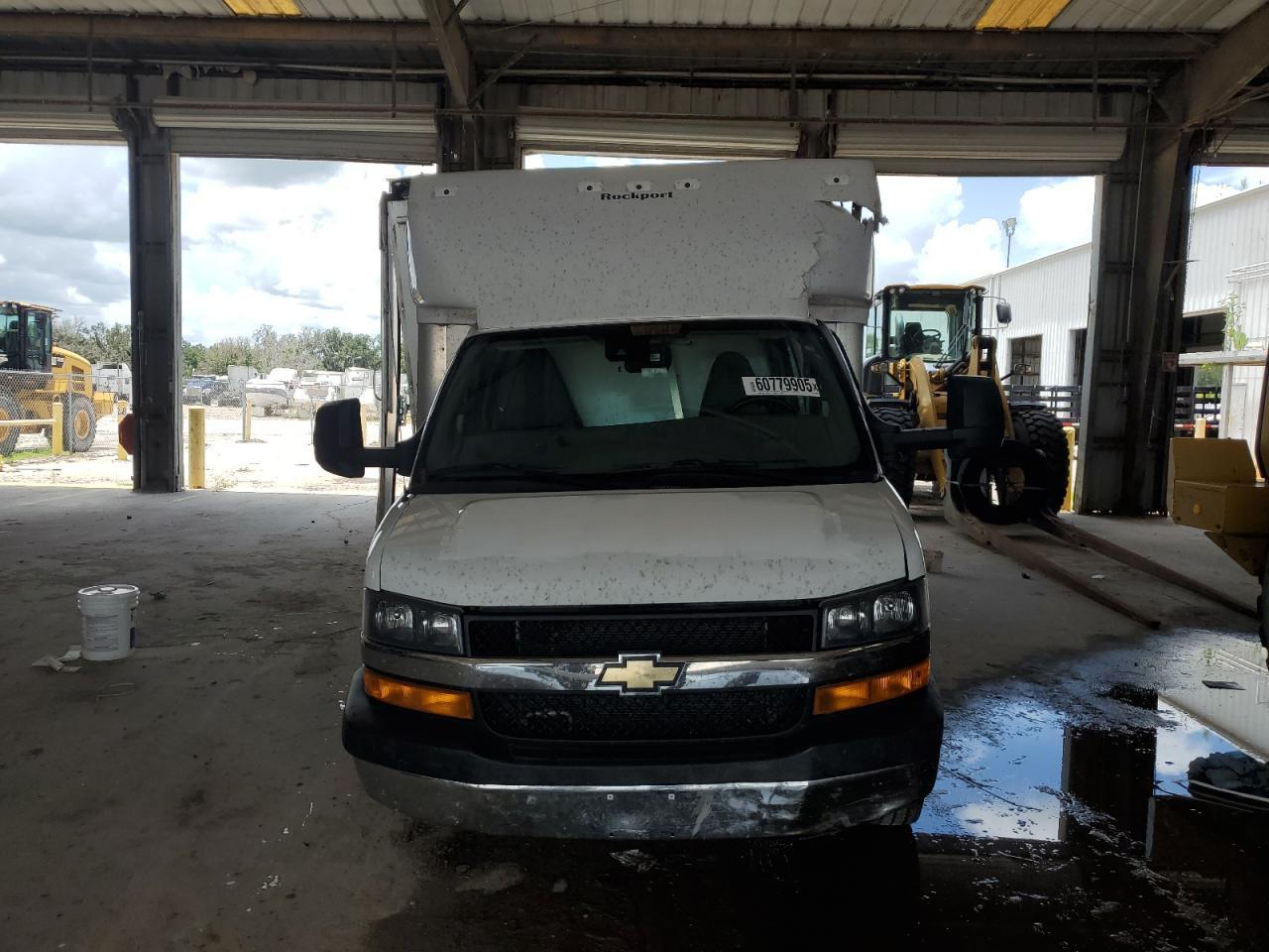 2022 Chevrolet Express G3500 - Фото 5