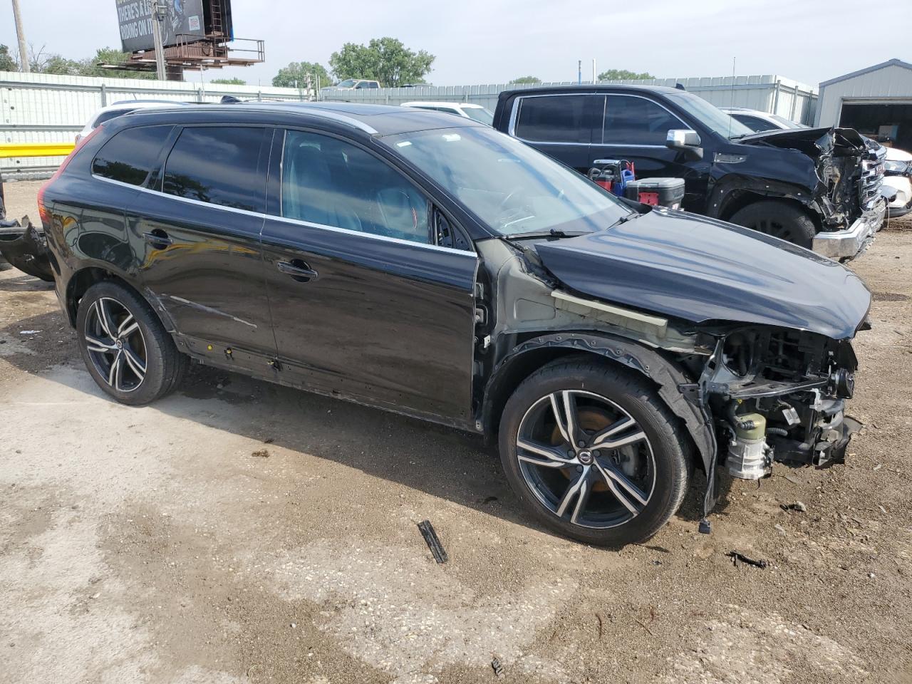 2017 Volvo Xc60 T6 R-Design Platinum - Фото 4