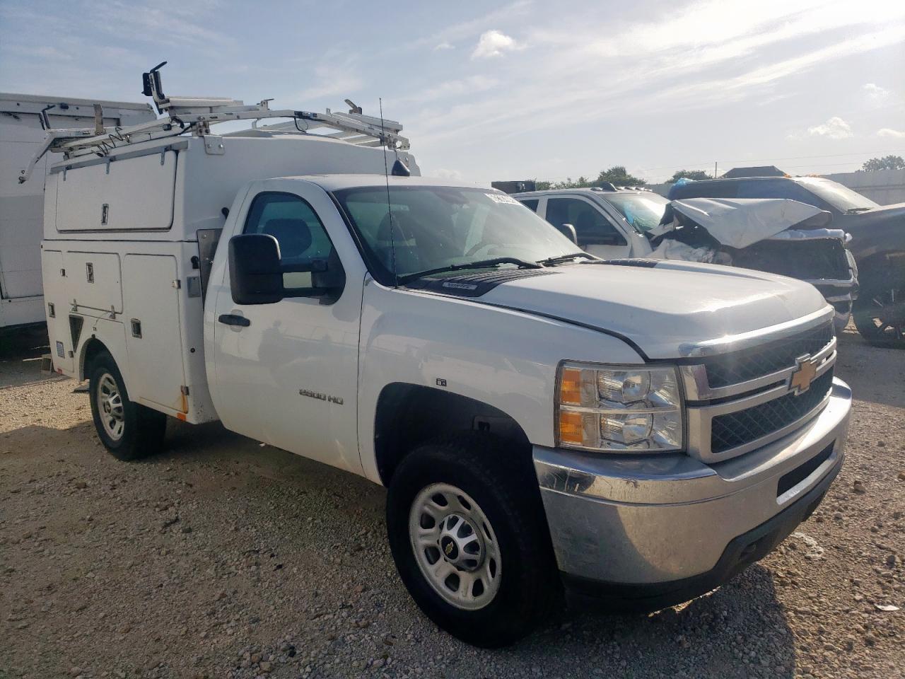 2013 Chevrolet Silverado C2500 Heavy Duty - Фото 4
