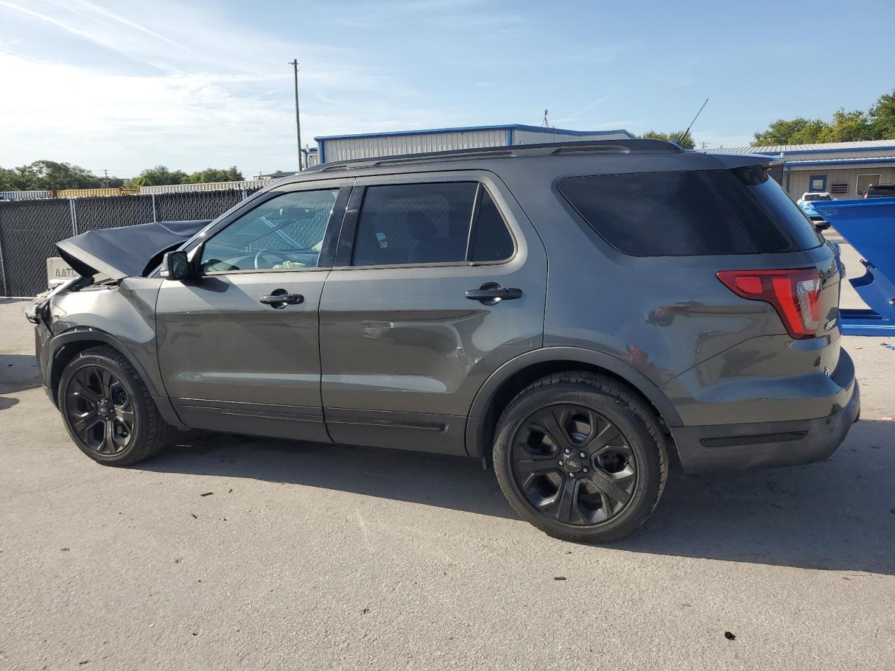 2019 Ford Explorer Sport - Image 2