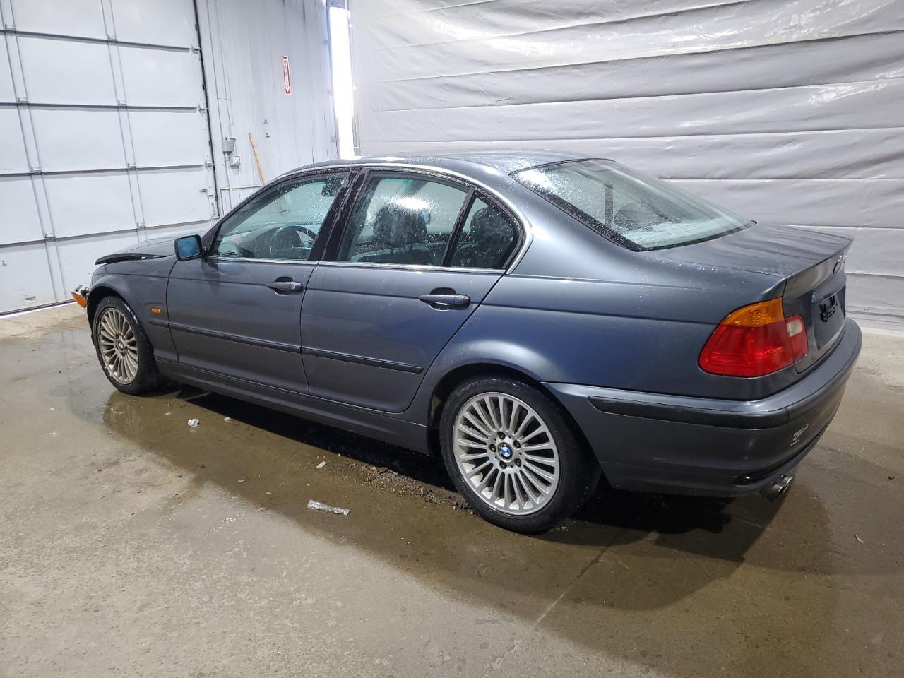 2001 BMW 330 I - Image 2