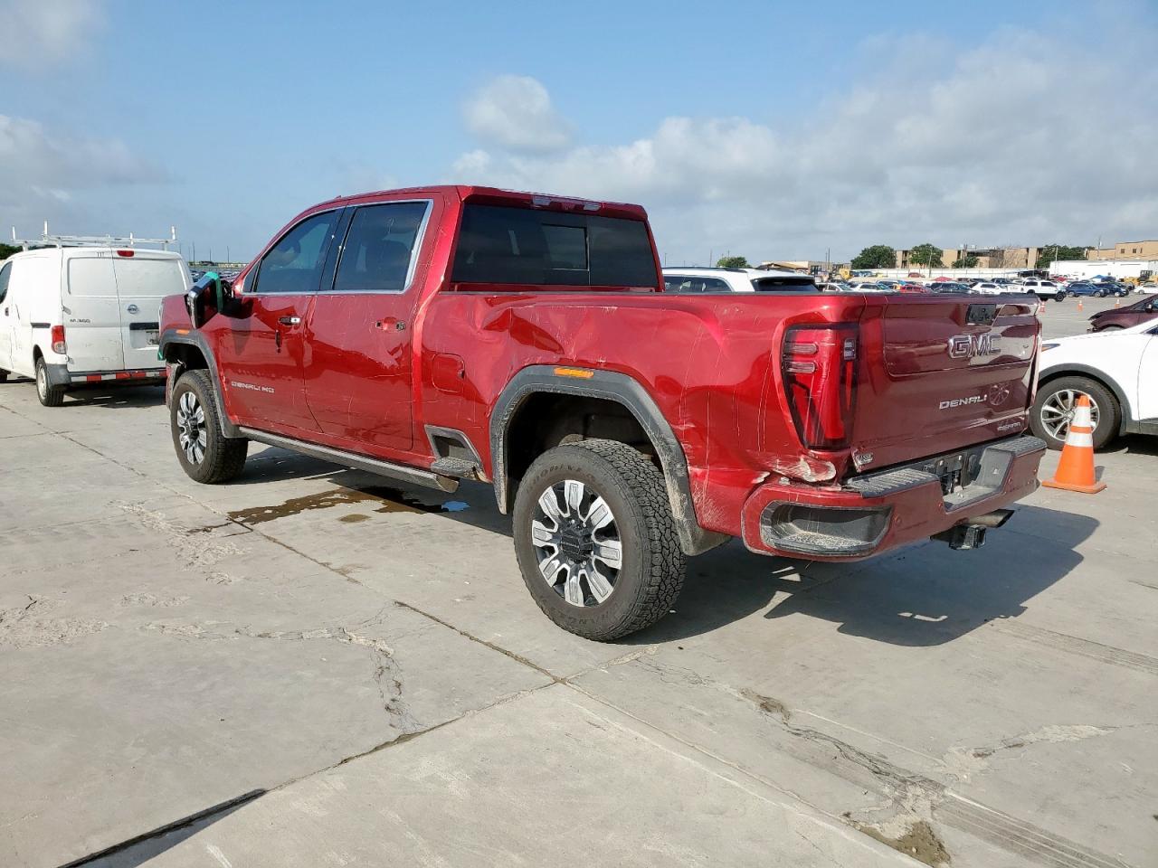 2024 GMC Sierra K2500 Denali - Фото 2