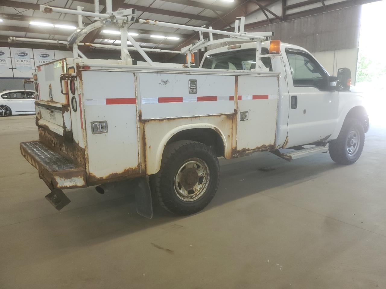 2011 Ford F350 Super Duty - Фото 3