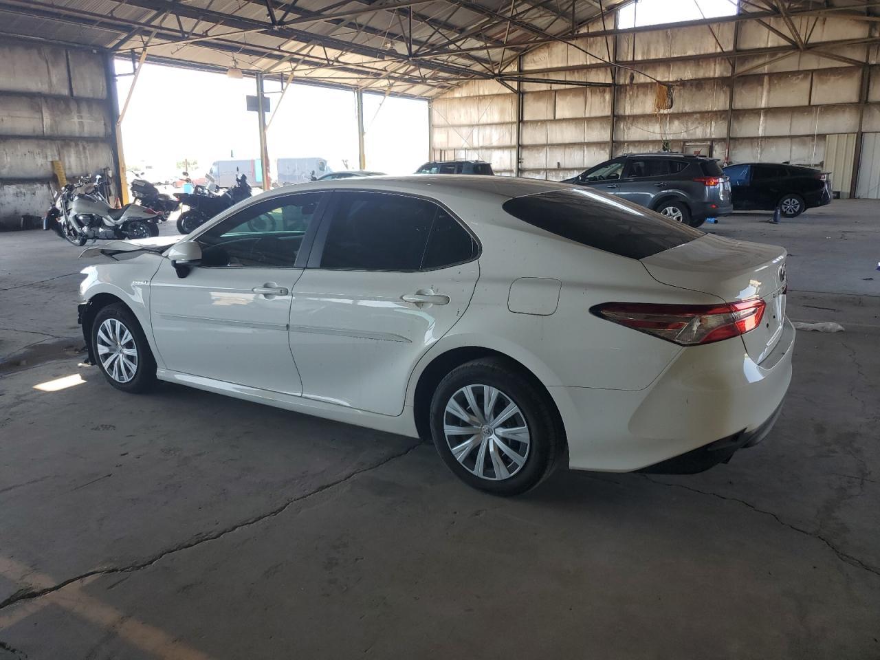 2018 Toyota Camry Le - Фото 2