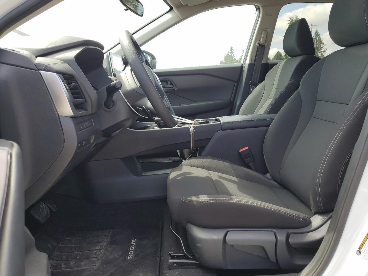 2025 Nissan Rogue S - Image 7