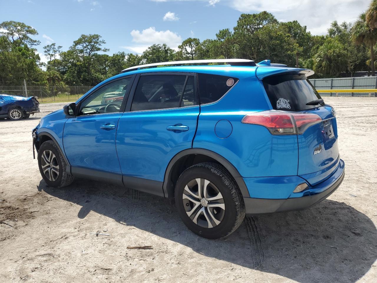 2018 Toyota Rav4 Le - Image 2