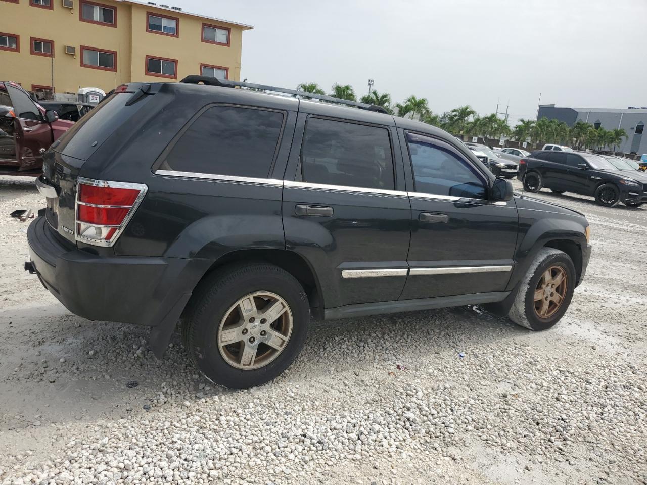 2005 Jeep Grand Cherokee Laredo - Image 3