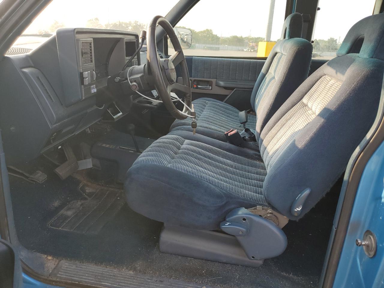 1994 Chevrolet Gmt-400 K1500 - Image 7