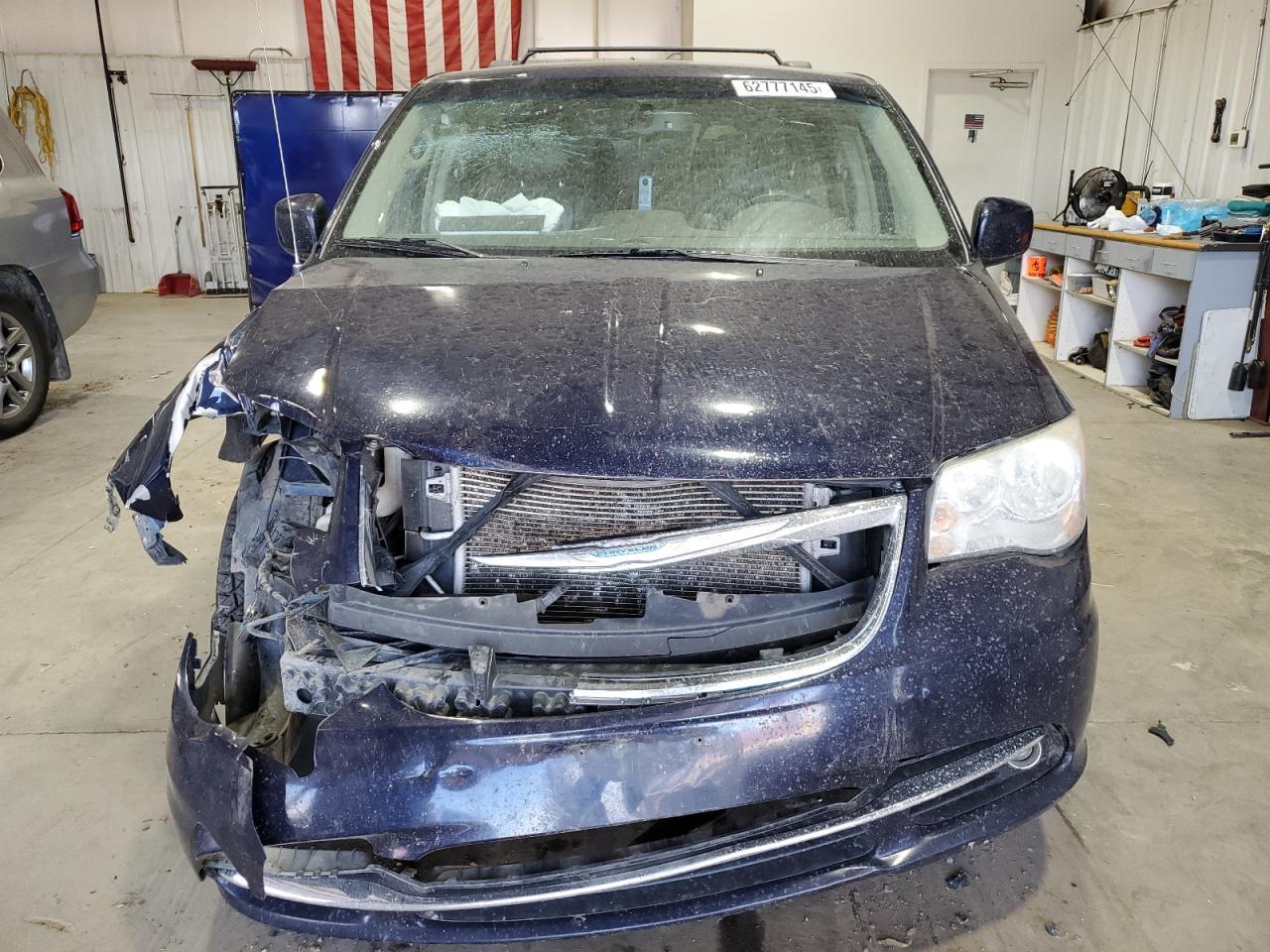 2014 Chrysler Town & Country Touring - Фото 5