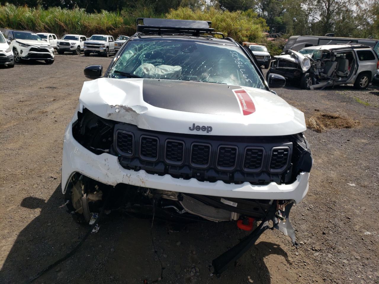 2025 Jeep Compass Trailhawk - Image 5