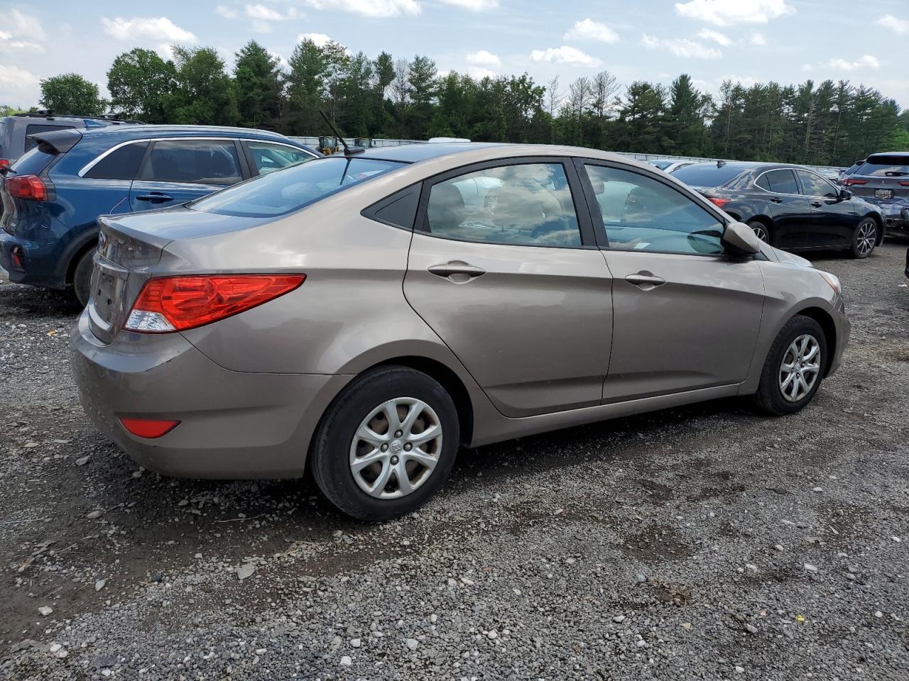 2013 Hyundai Accent Gls - Image 3