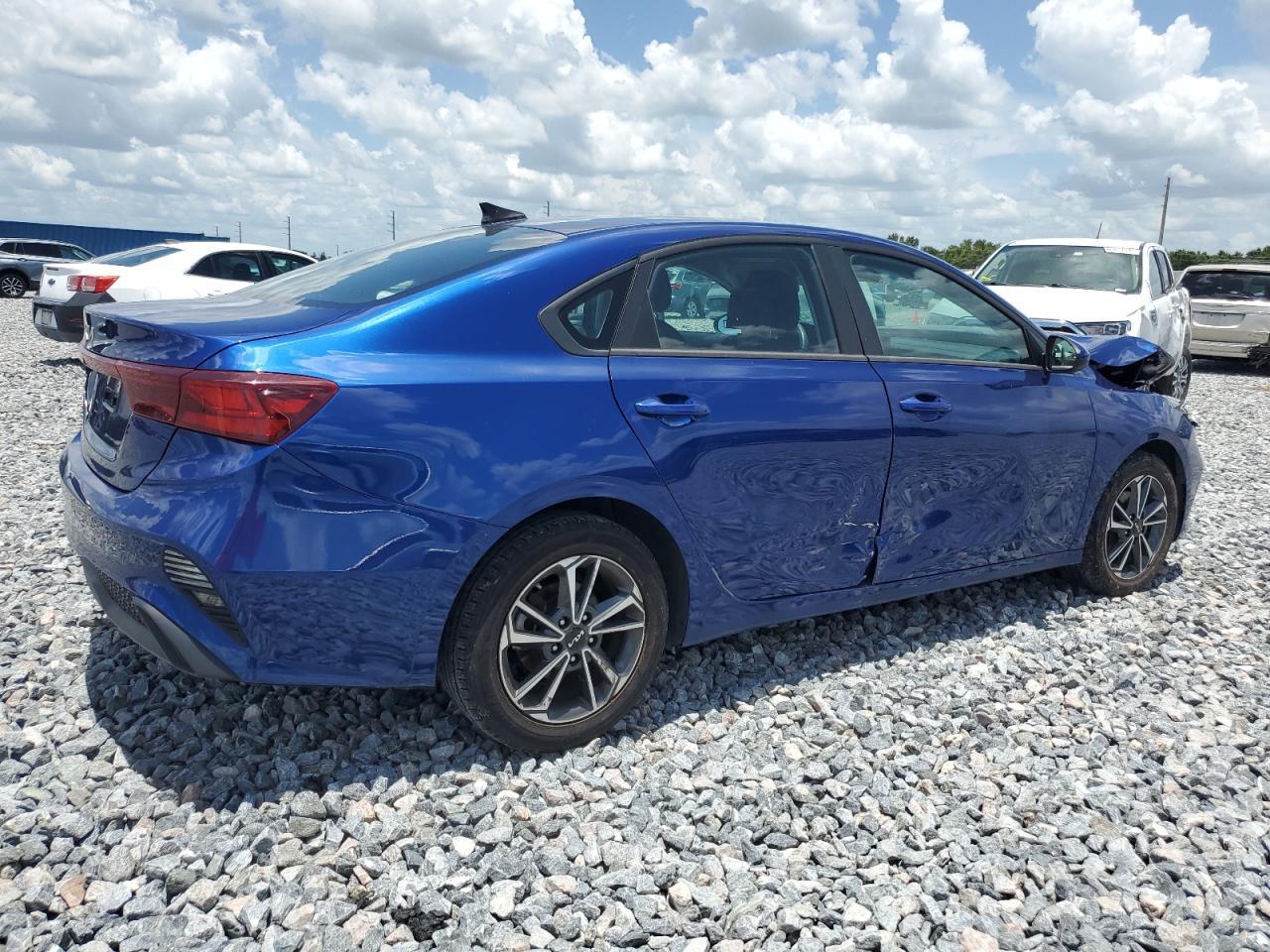 2023 Kia Forte Lx - Image 3