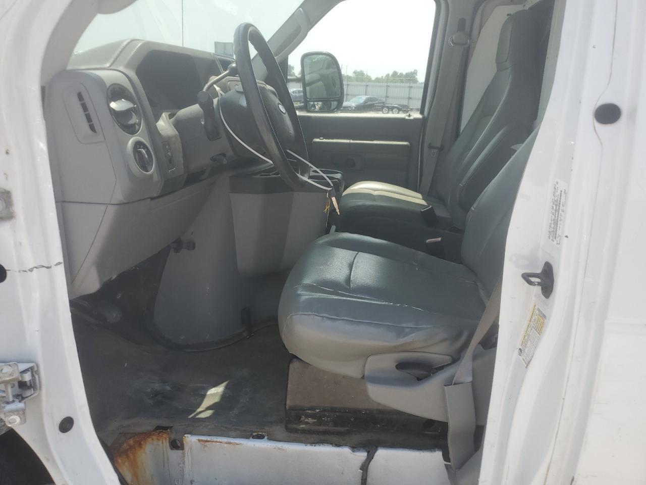 2013 Ford Econoline E350 Super Duty Van - Image 7