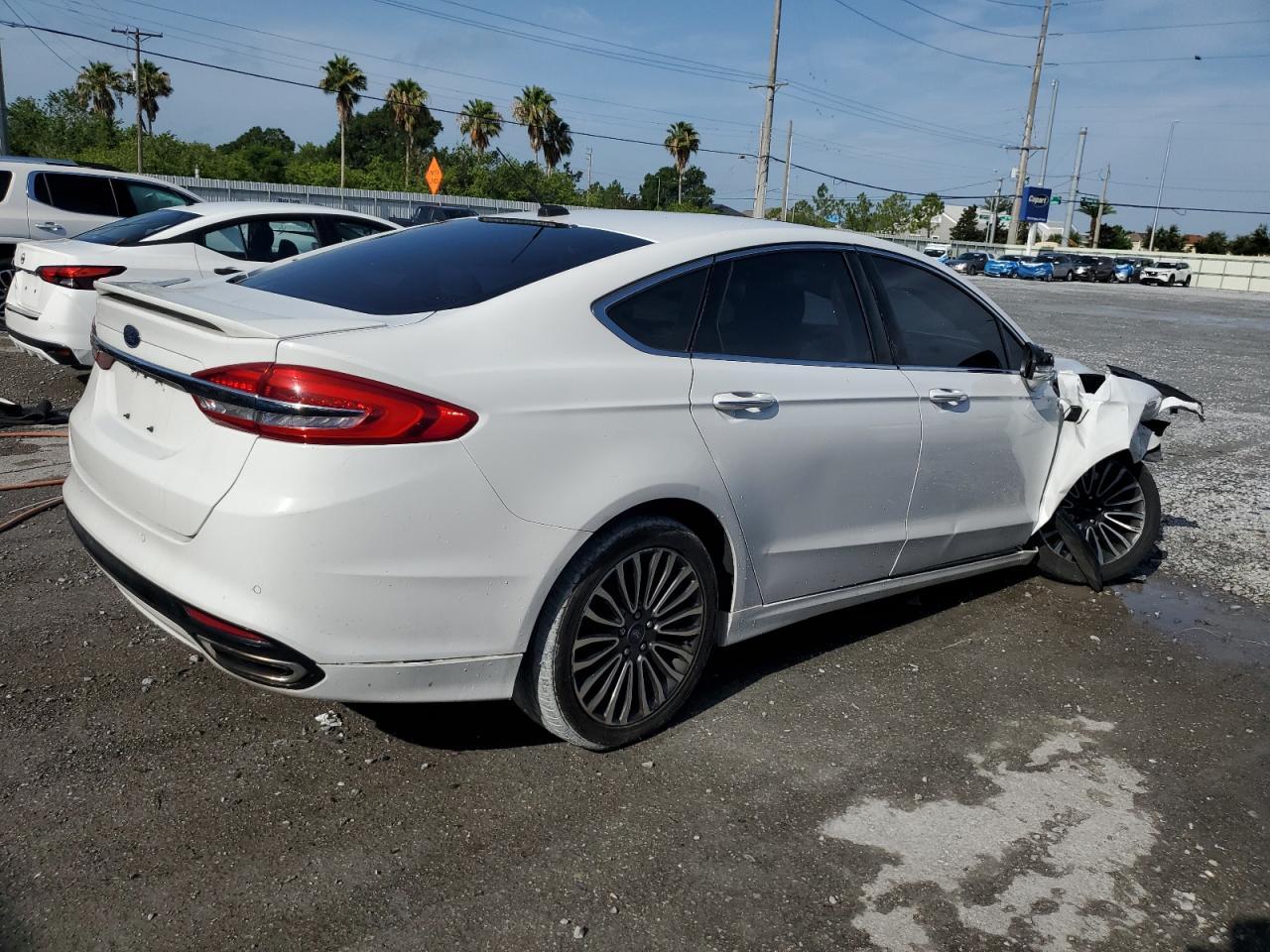 2018 Ford Fusion Titanium/Platinum - Image 3