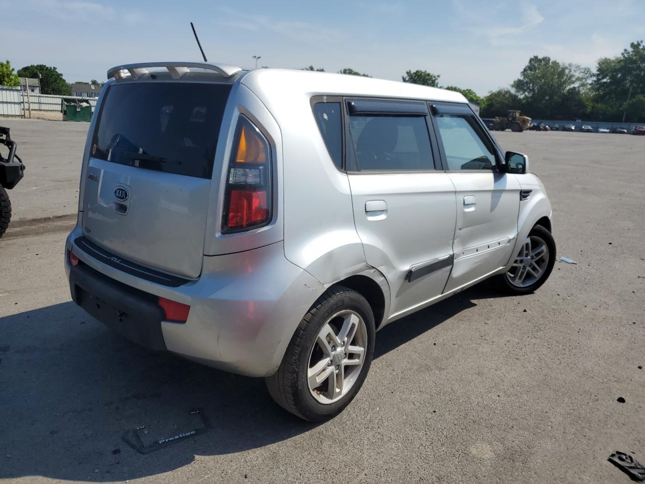 2010 Kia Soul + - Фото 3