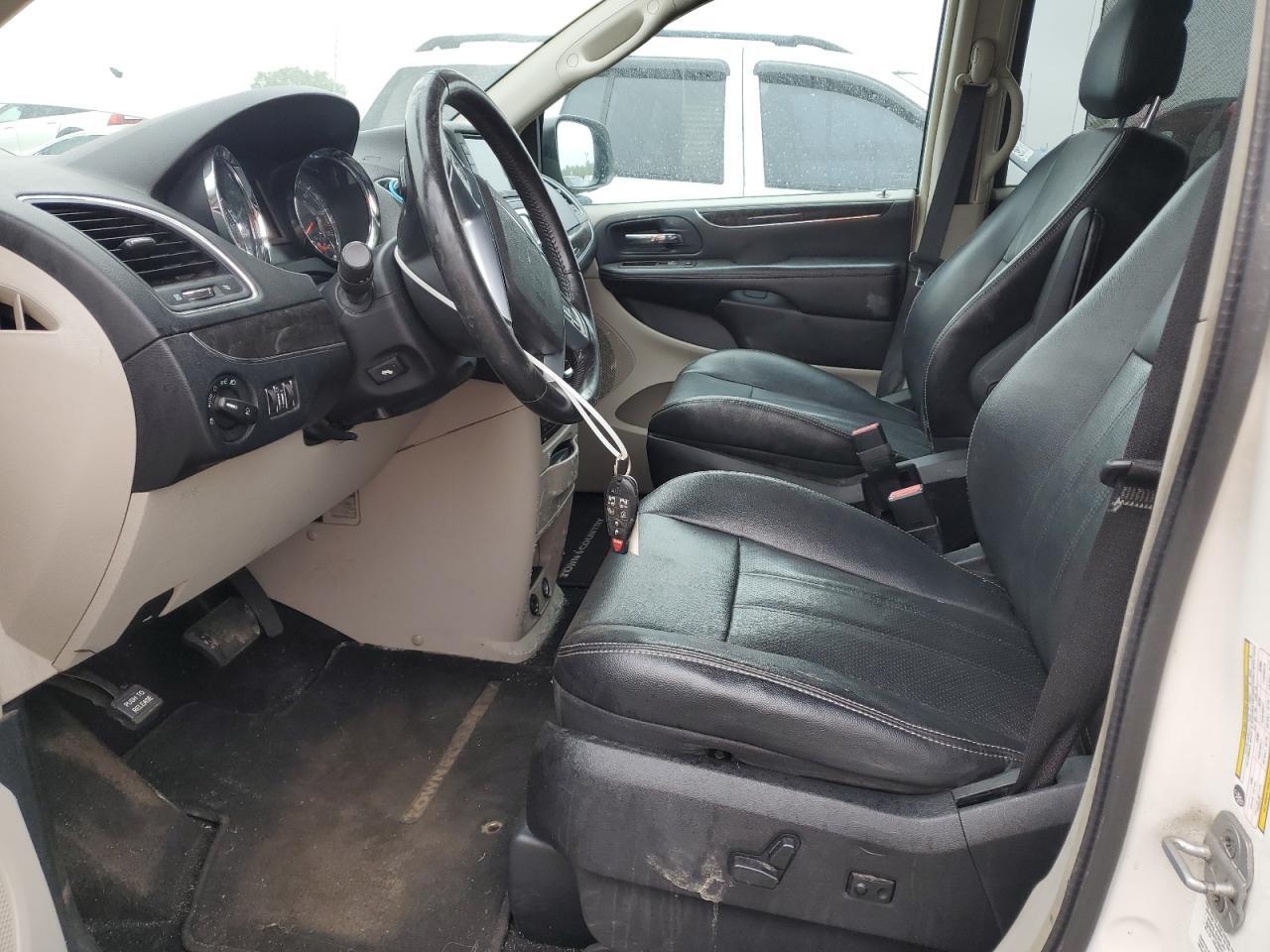 2011 Chrysler Town & Country Touring L - Фото 7