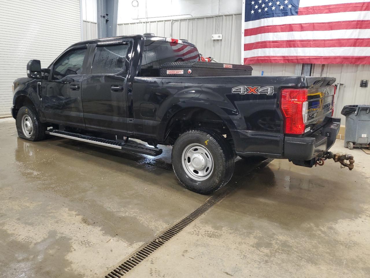 2020 Ford F350 Super Duty - Фото 2