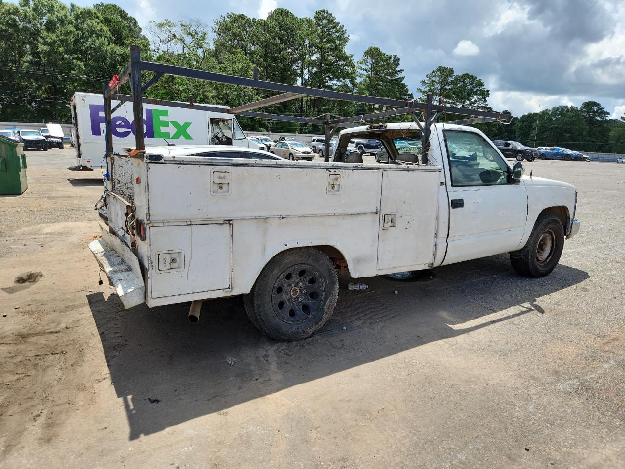 1998 Chevrolet Gmt-400 C2500 - Image 3