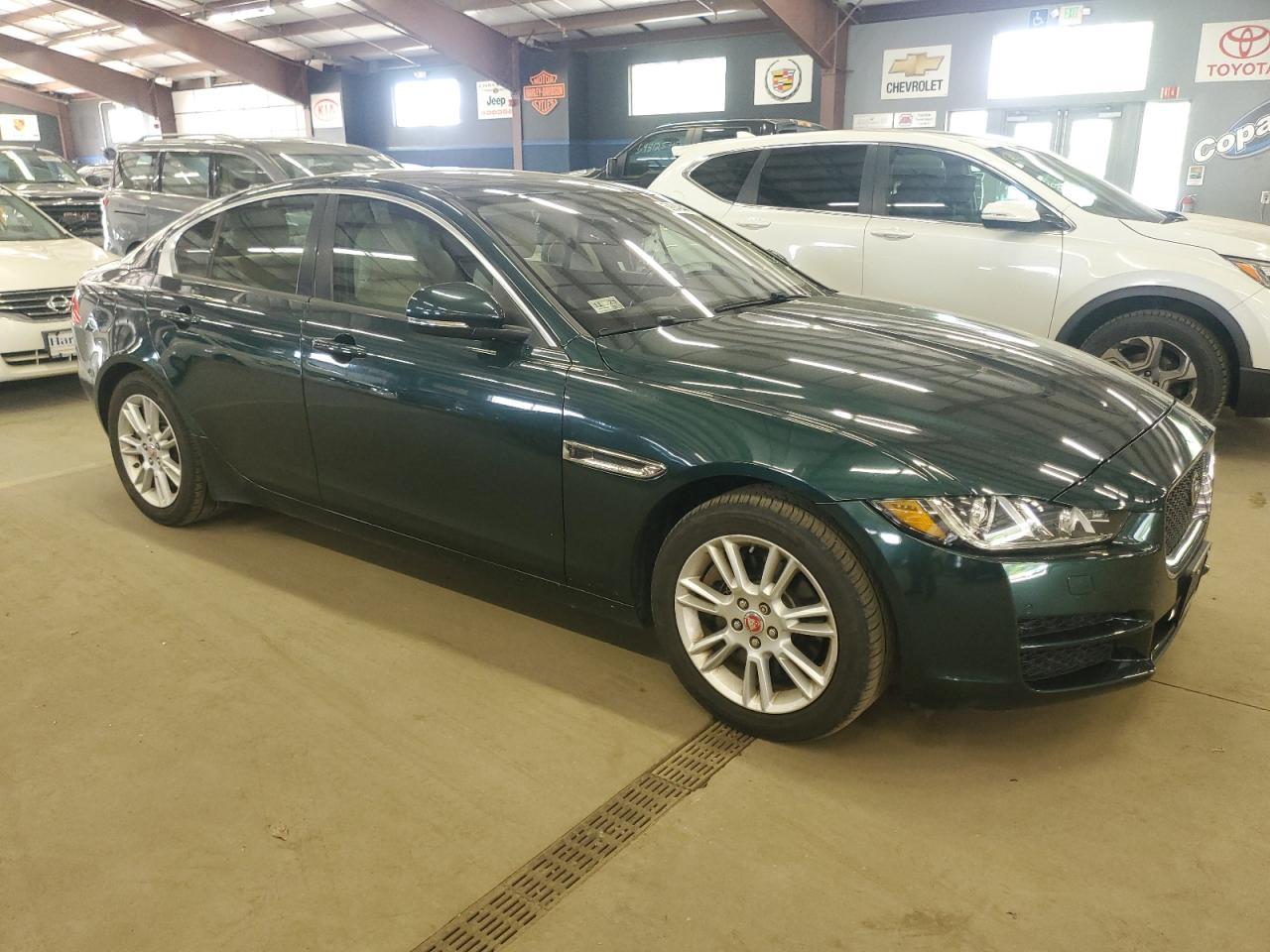 2017 Jaguar Xe Premium - Image 4