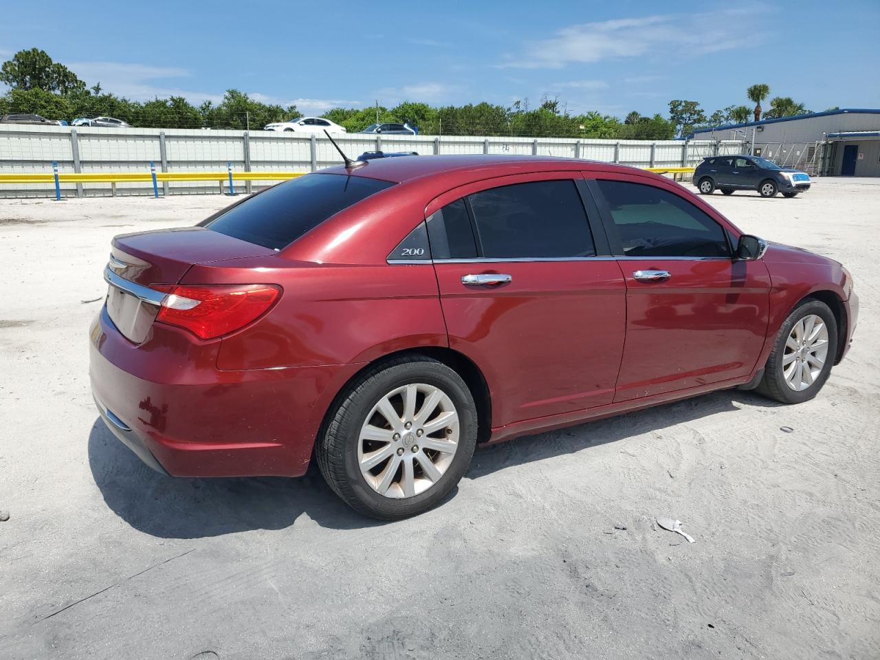 2013 Chrysler 200 Limited - Фото 3