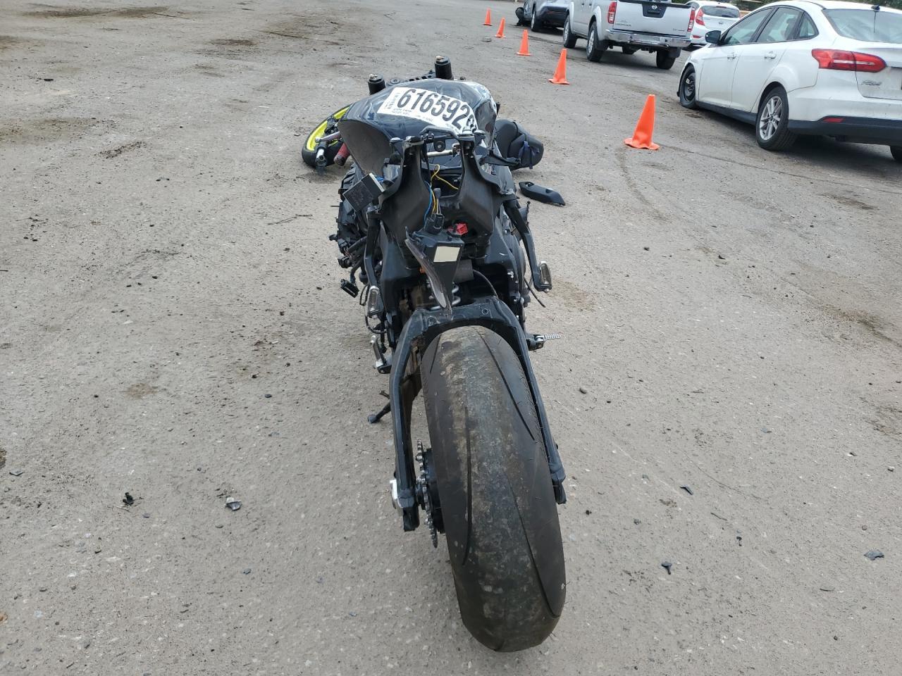 2021 Yamaha Yzfr1 - Image 4