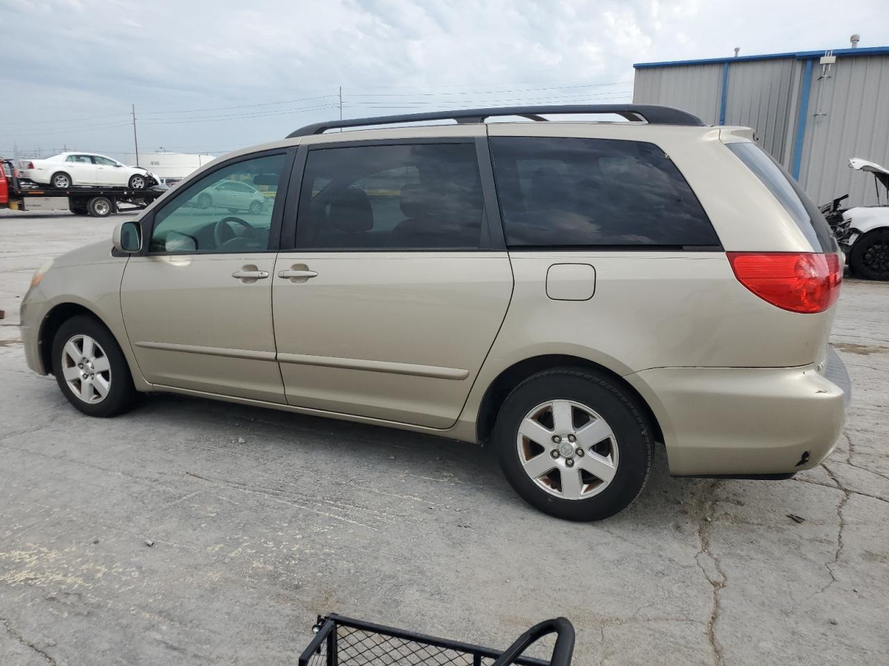 2010 Toyota Sienna Xle - Фото 2