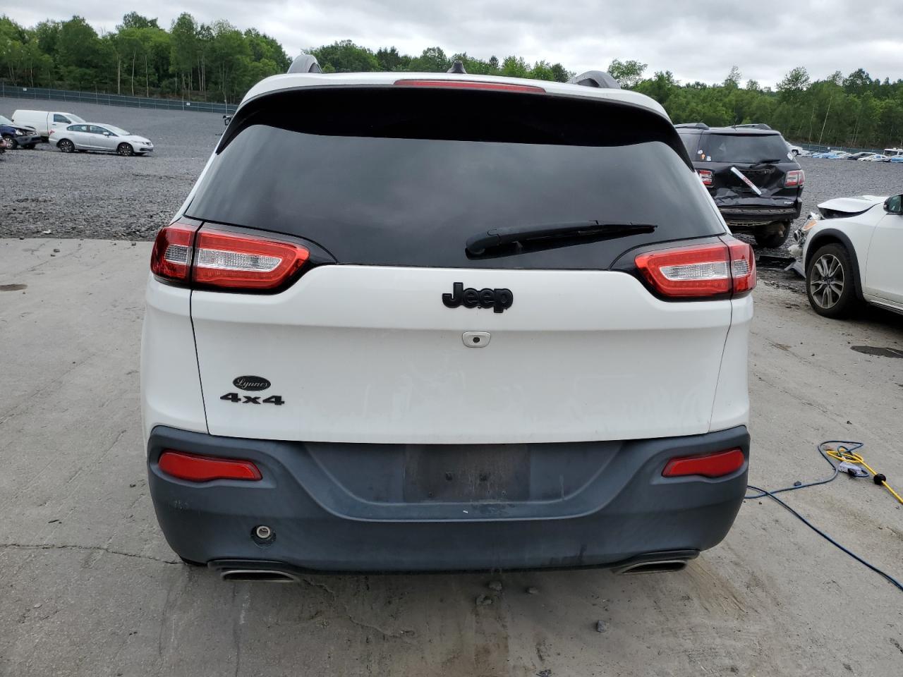 2015 Jeep Cherokee Latitude - Image 6