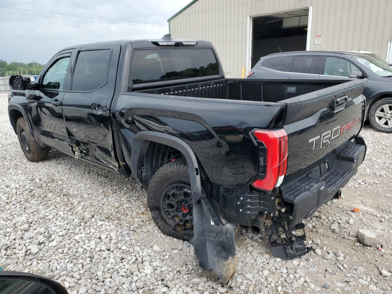 2023 Toyota Tundra Crewmax Limited - Фото 2