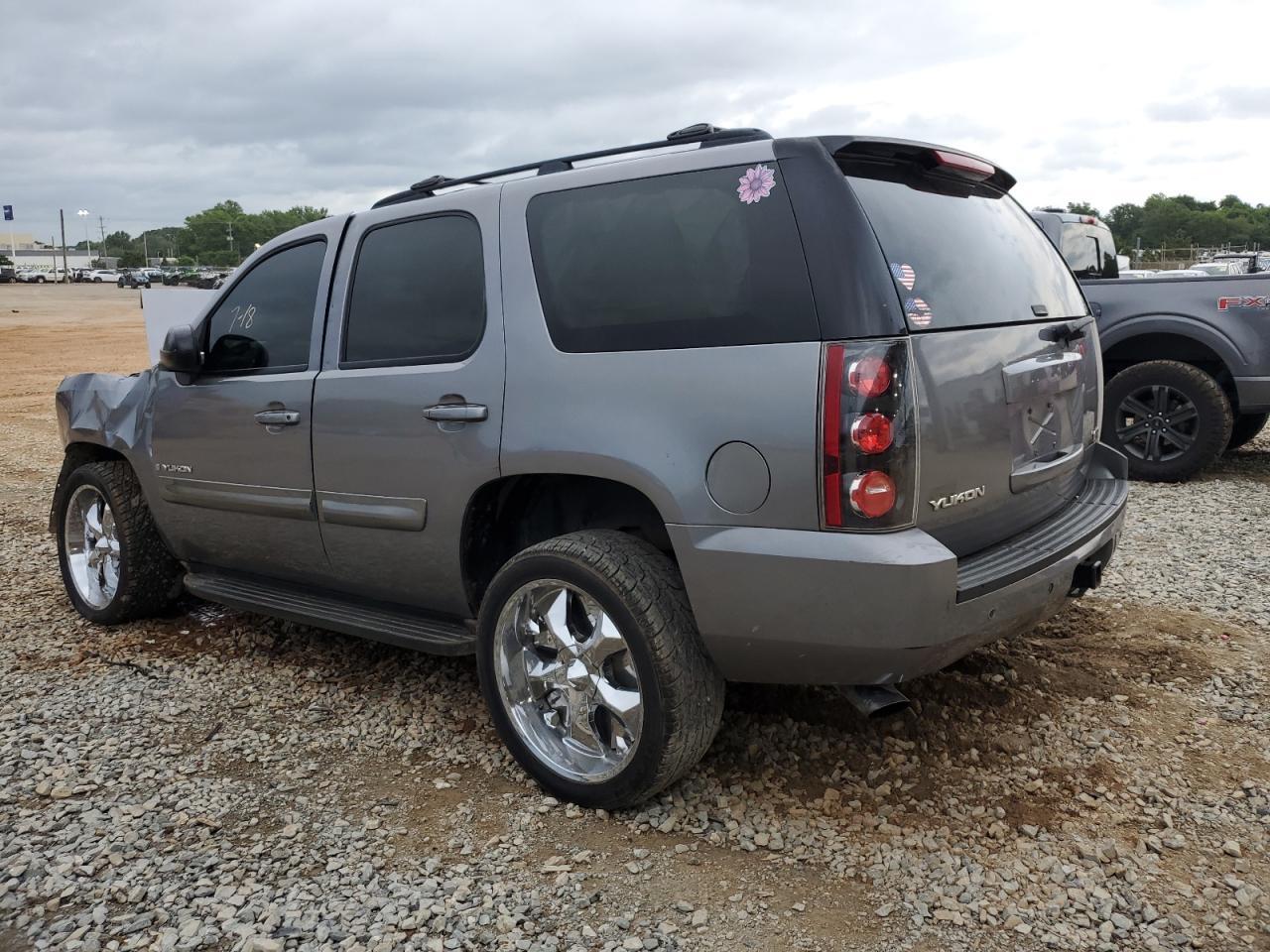2008 GMC Yukon - Фото 2