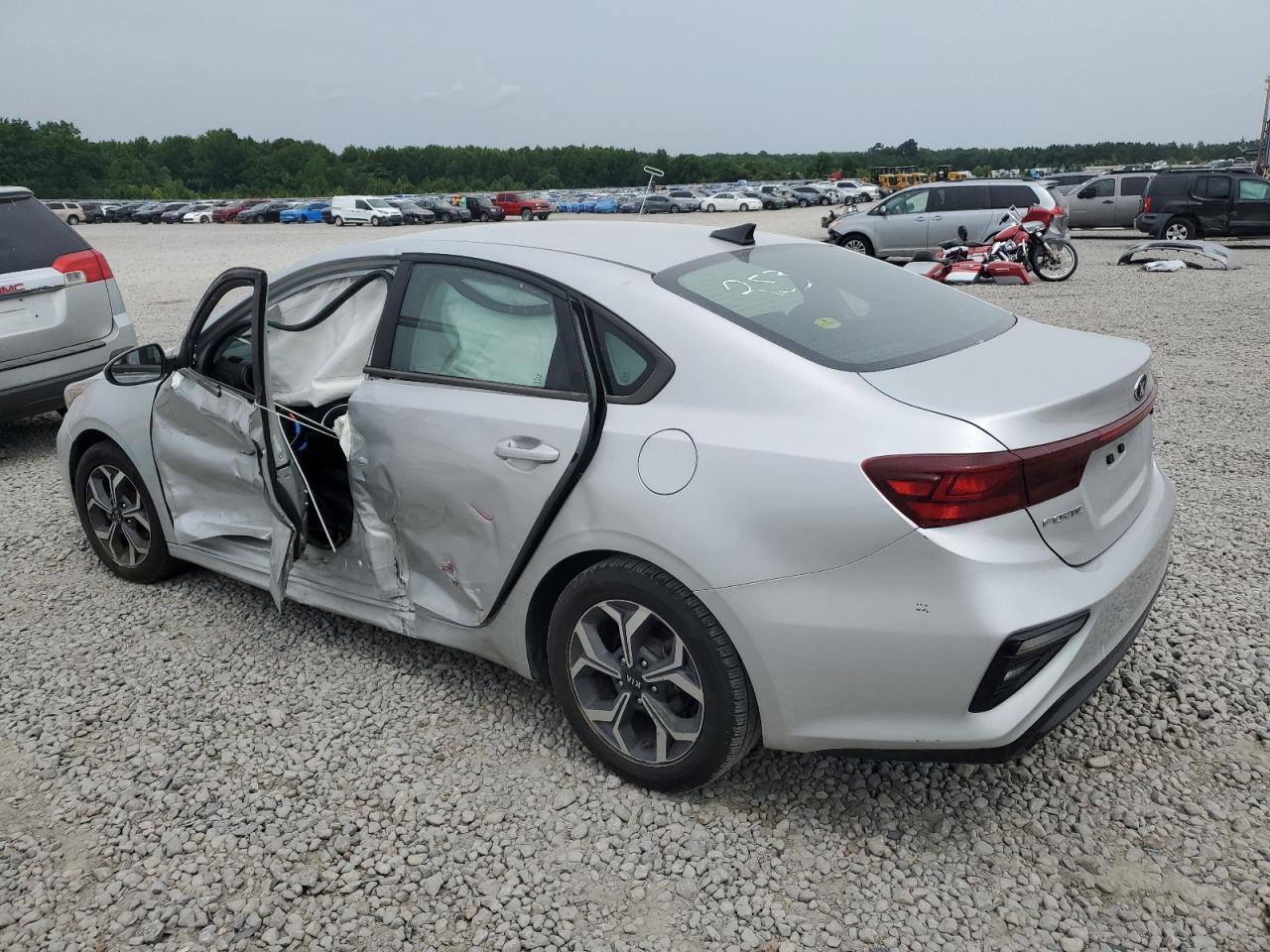 2020 Kia Forte Lxs - Image 2