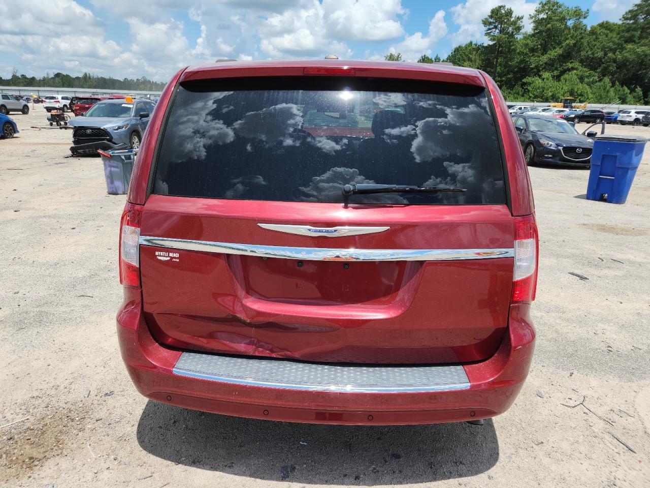2015 Chrysler Town & Country Touring L - Фото 6