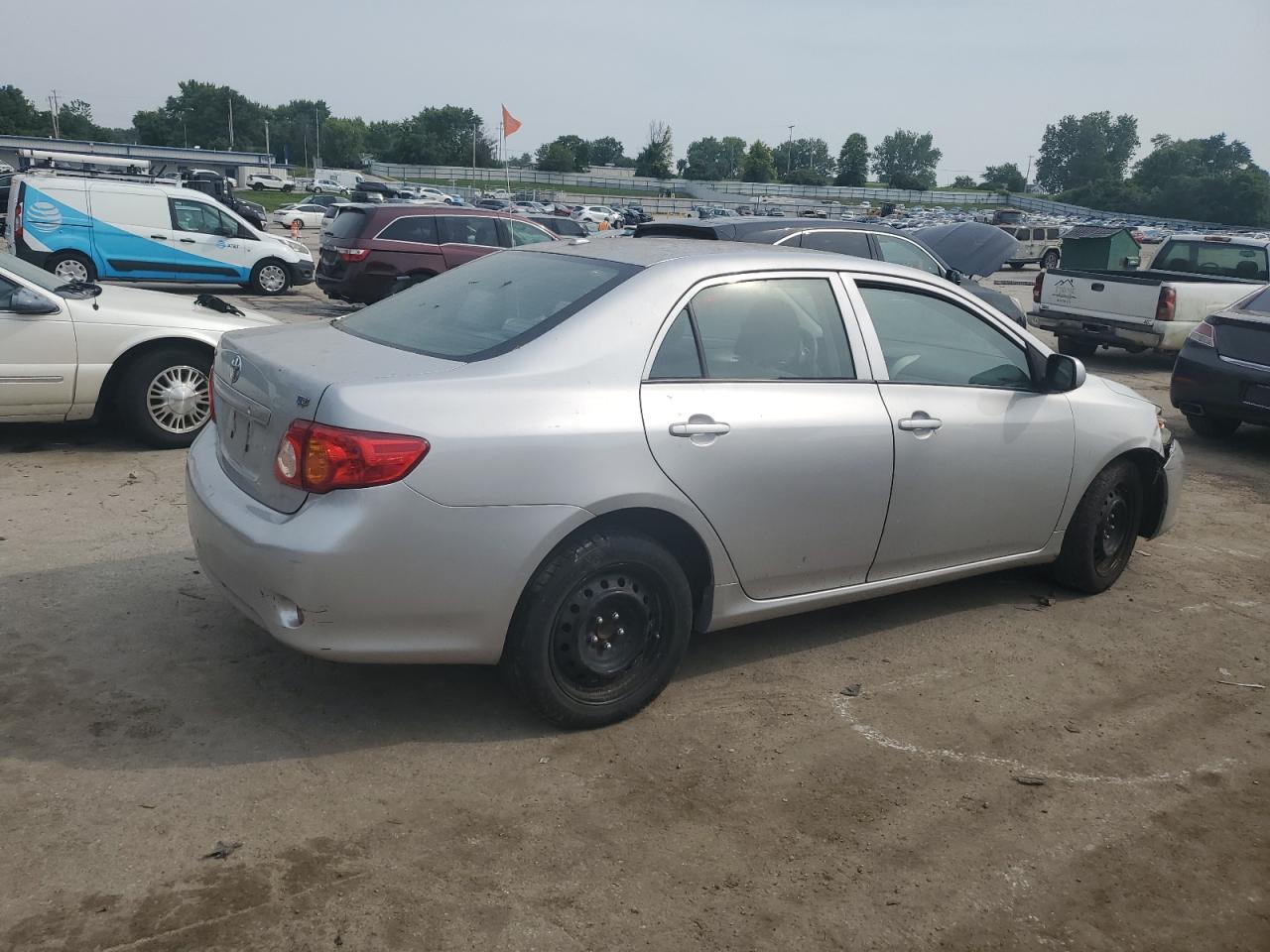 2010 Toyota Corolla Base - Фото 3