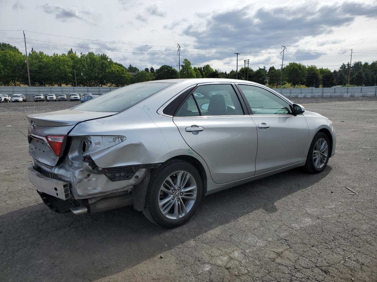 2015 Toyota Camry Le - Фото 3