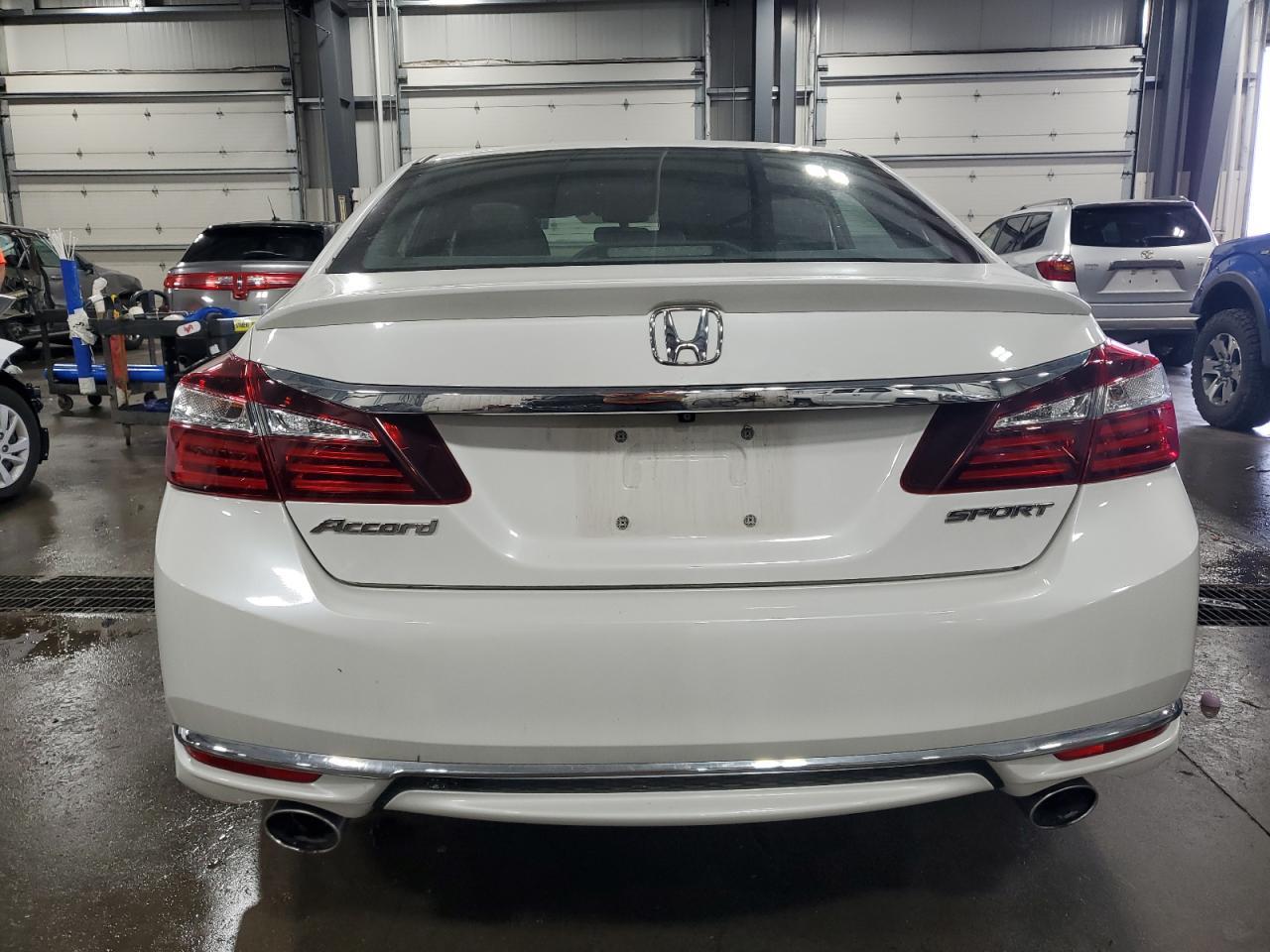 2016 Honda Accord Sport - Image 6