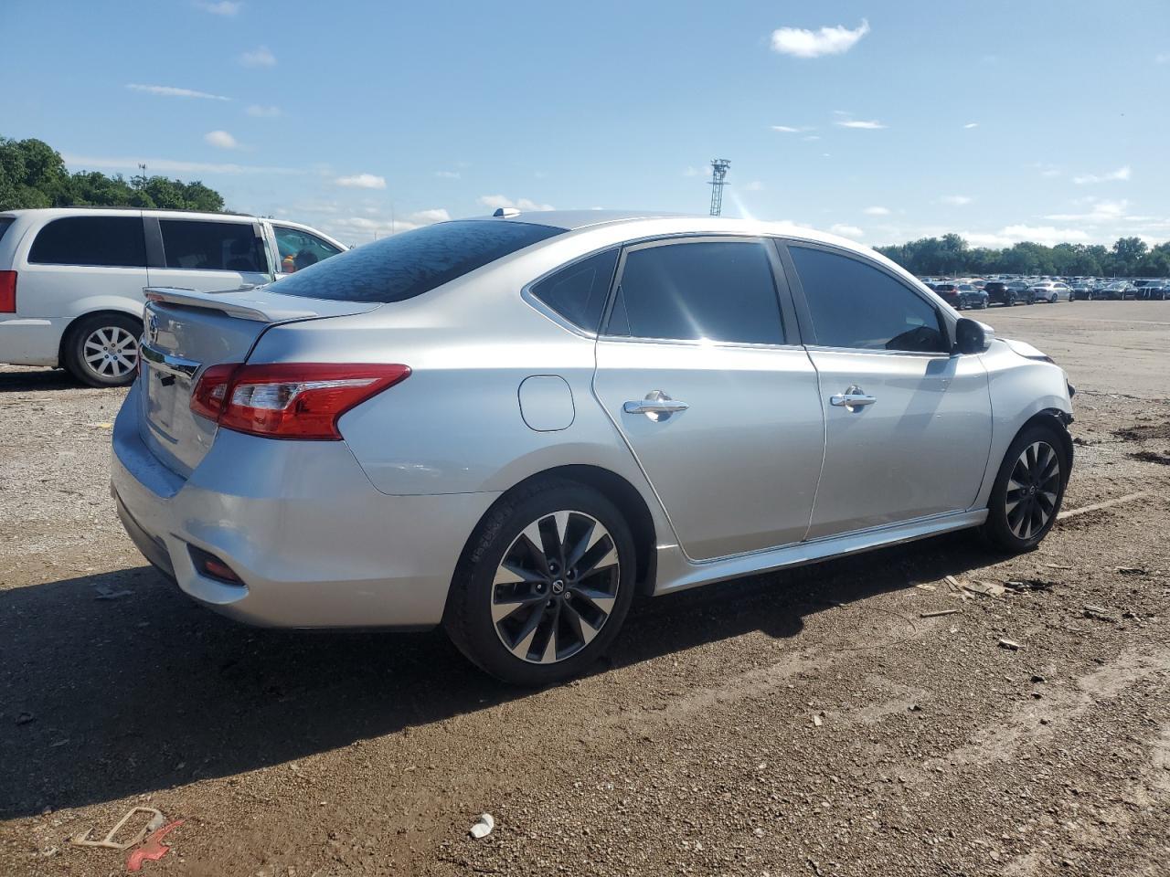 2017 Nissan Sentra S - Фото 3