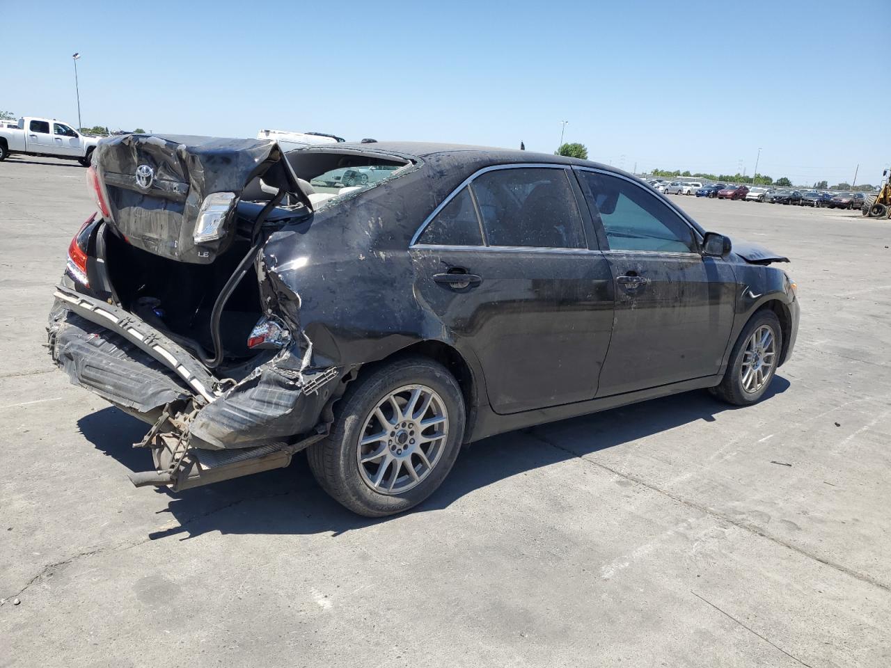 2011 Toyota Camry Base - Фото 3