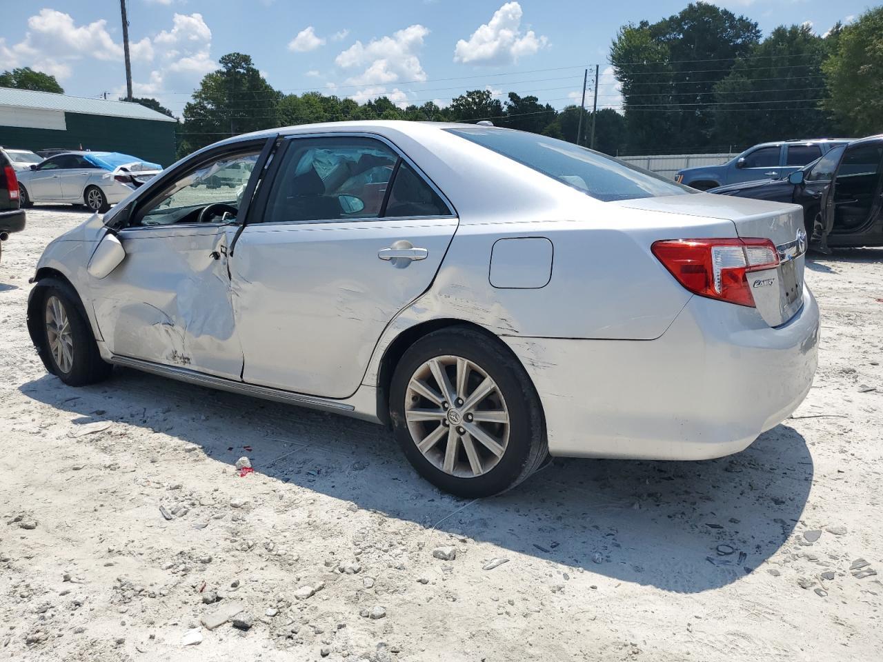 2014 Toyota Camry L - Image 2