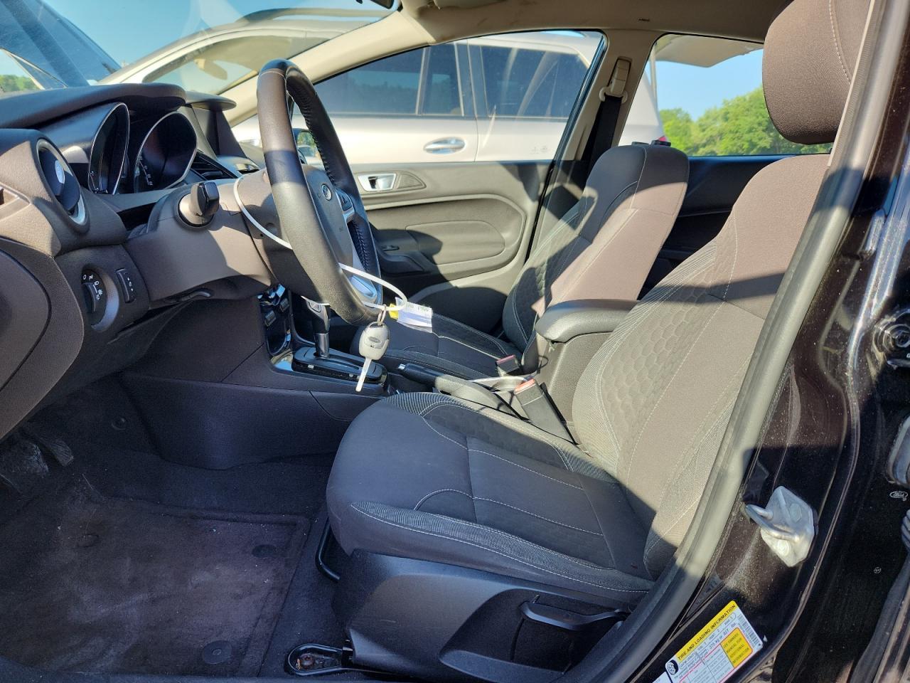2014 Ford Fiesta Se - Фото 7