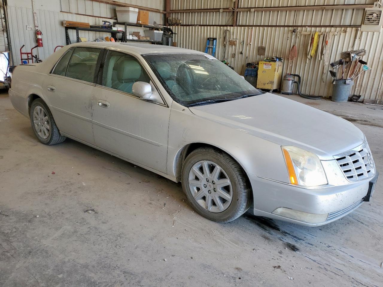 2011 Cadillac Dts Premium Collection - Image 4