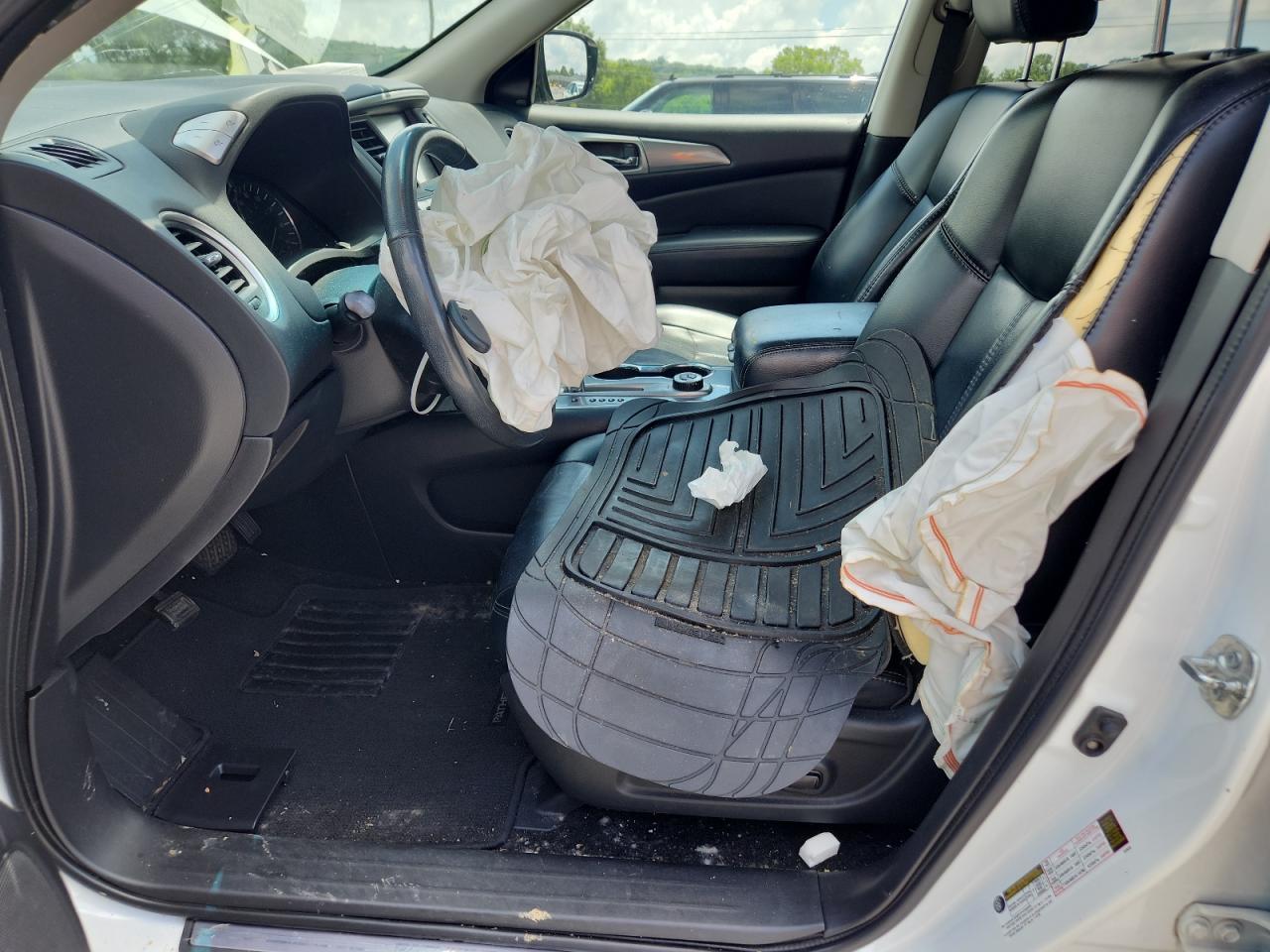 2017 Nissan Pathfinder S - Image 7