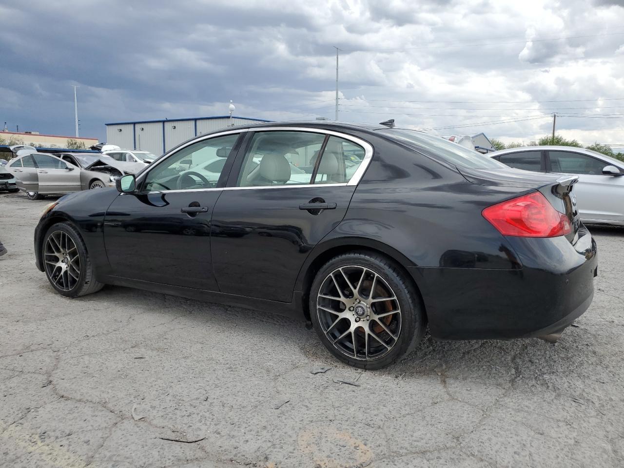 2010 Infiniti G37 Base - Фото 2