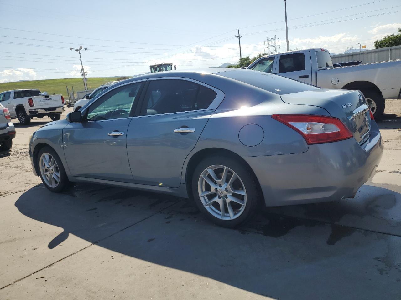 2011 Nissan Maxima S - Фото 2