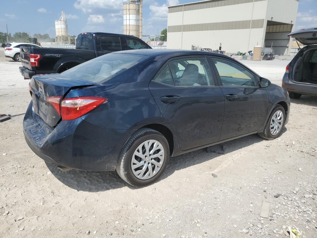 2018 Toyota Corolla L - Фото 3