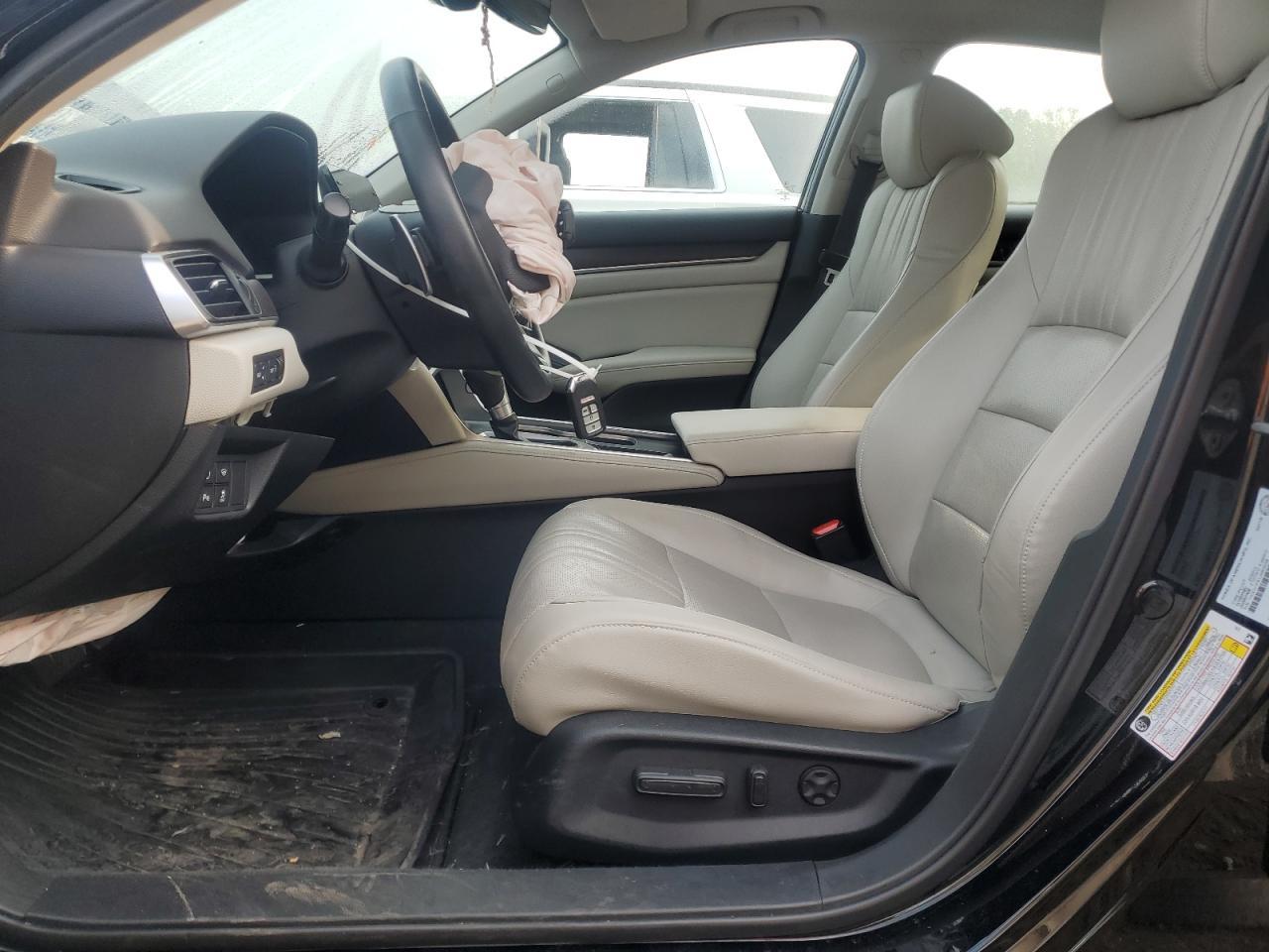 2018 Honda Accord Touring - Image 7