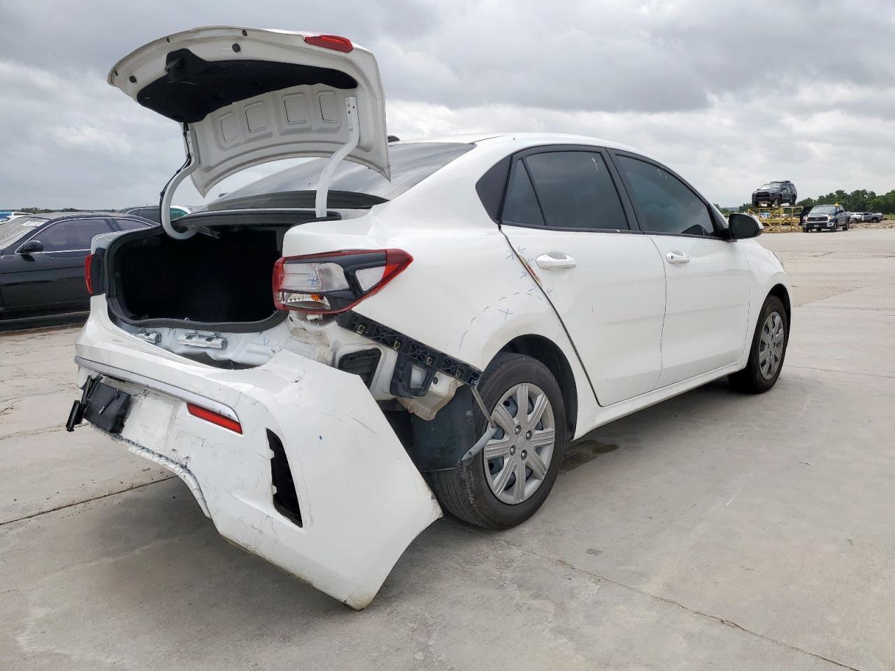 2023 Kia Rio Lx - Image 3