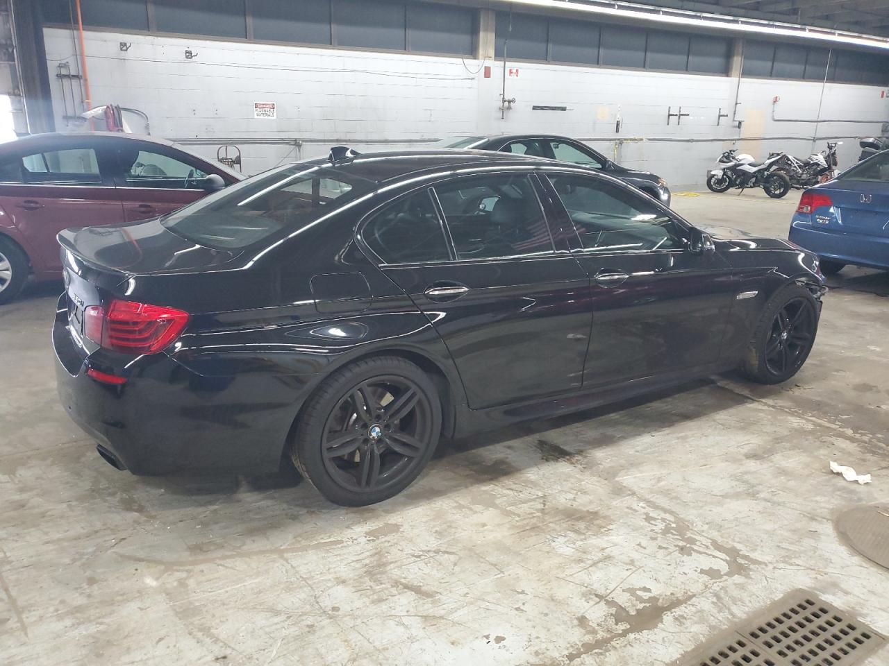2016 BMW 550 Xi - Фото 3