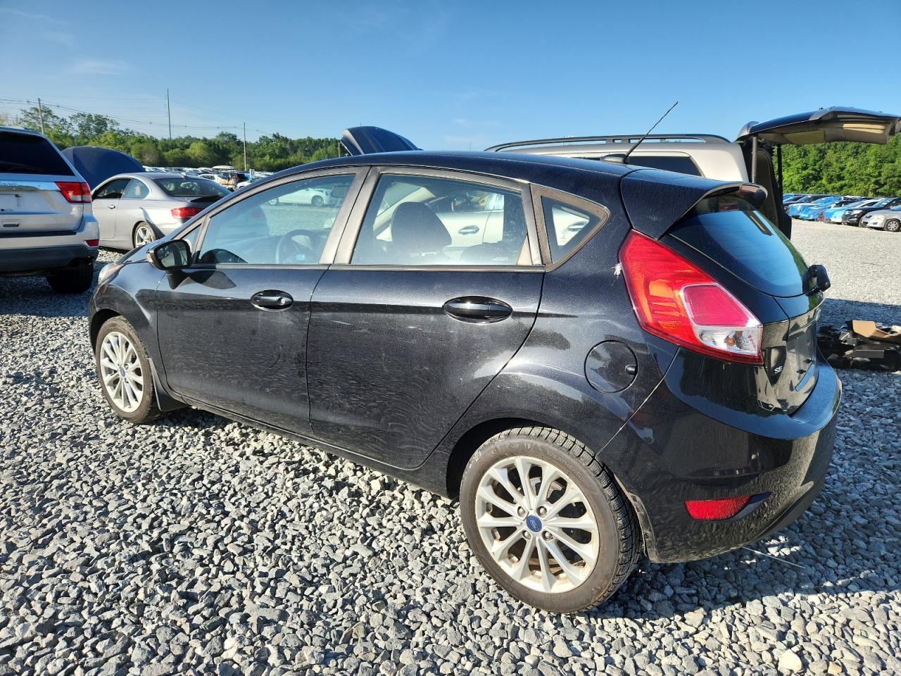 2014 Ford Fiesta Se - Фото 2