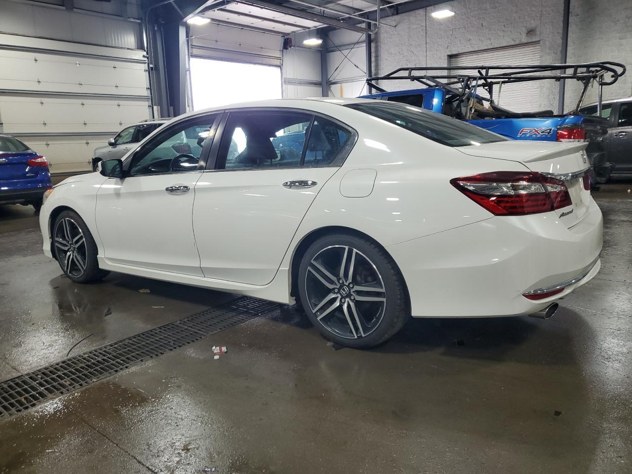 2016 Honda Accord Sport - Image 2