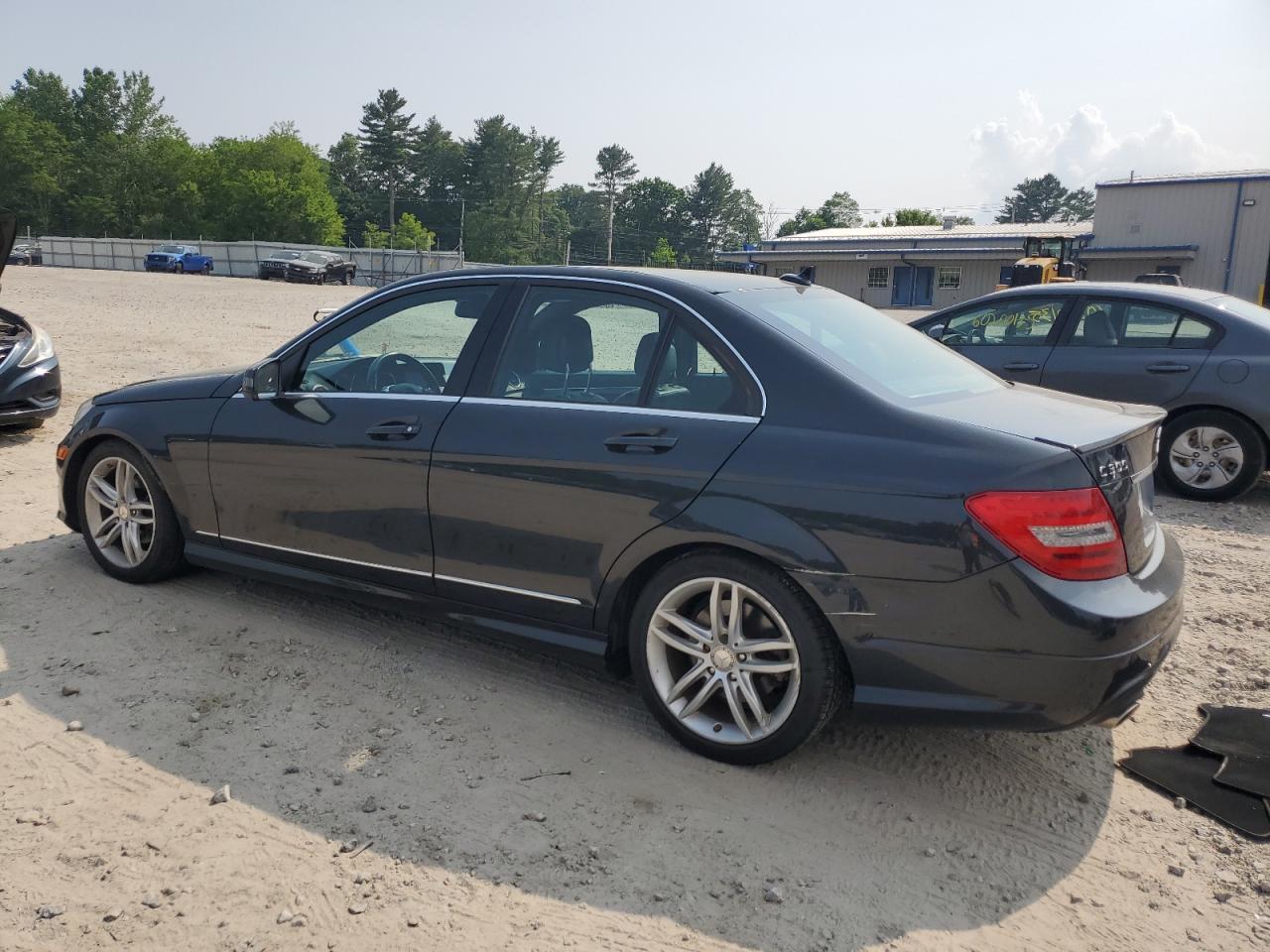 2012 Mercedes-Benz C 300 4Matic - Фото 2