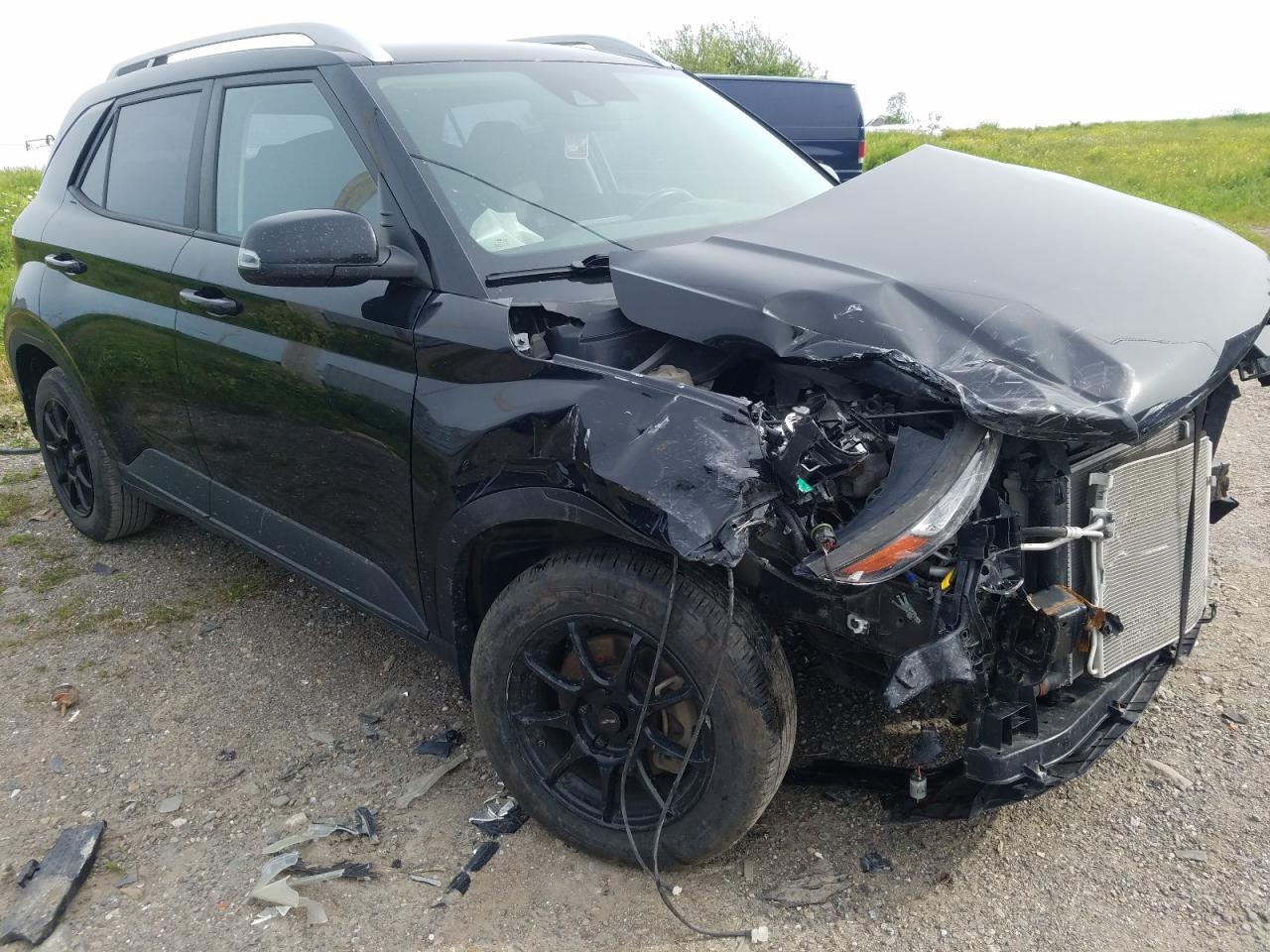 2021 Hyundai Venue Sel - Image 4